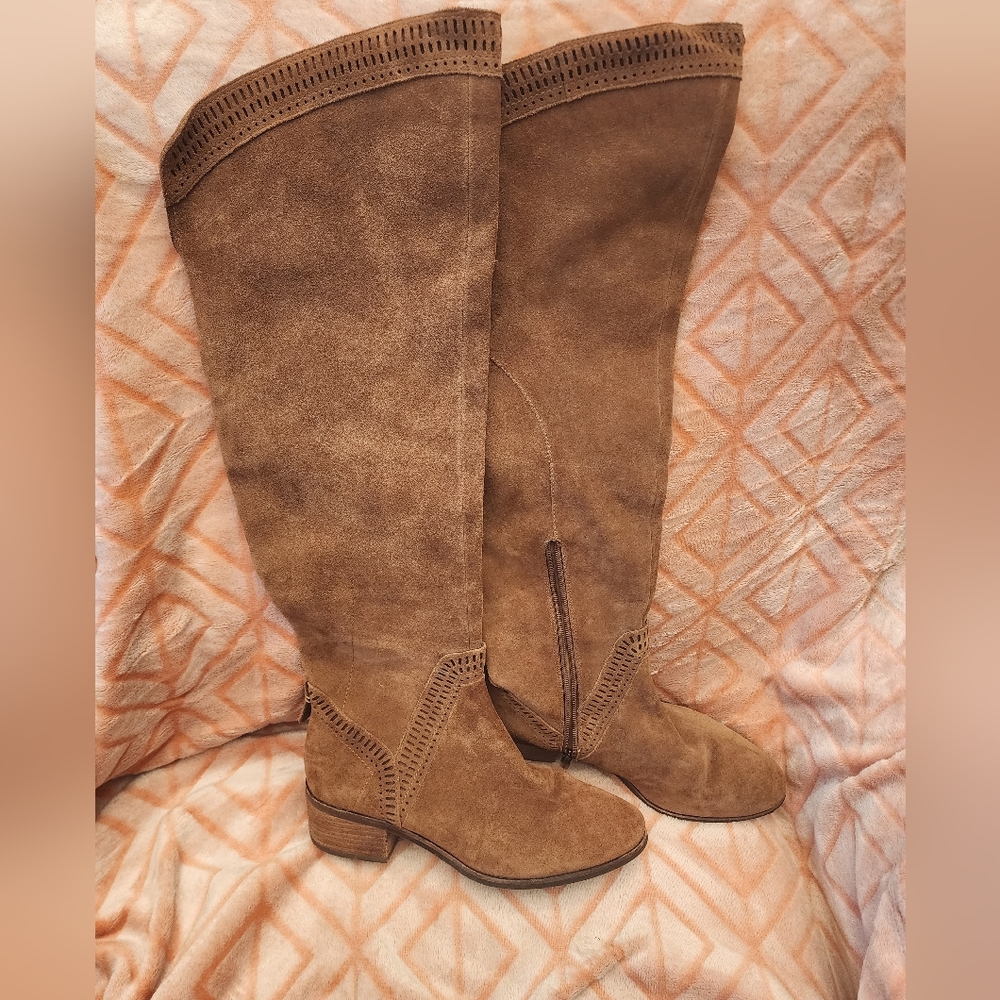 Leather Boots by Vience Camuto size 9.5 knee high syede boots.